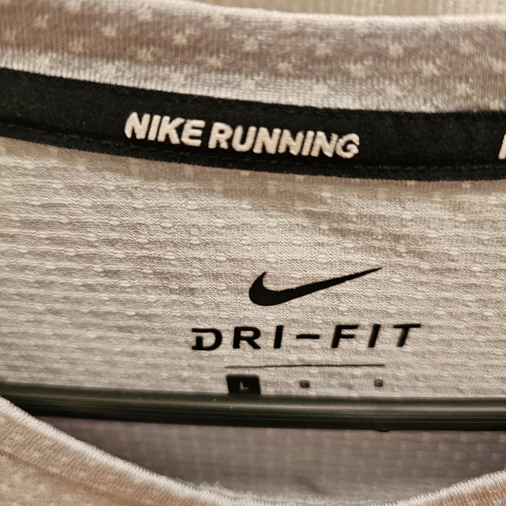 Nike Men's Gray Dri-FIT Running Shirt L - Picture 2 of 3